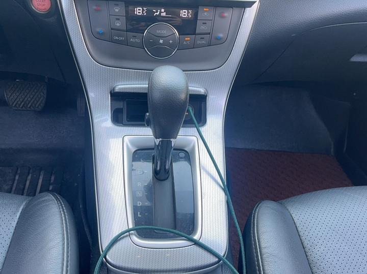 Sylphy 2014 1.6XV CVT Exclusive photo 6
