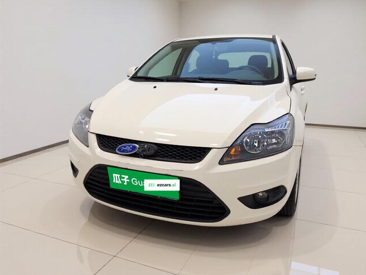 Focus 2013 Hatchback Classic 1.8L AT photo 2