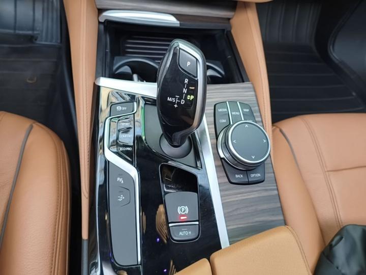6 SeriesGT 2019 630i Luxury Design Package photo 5