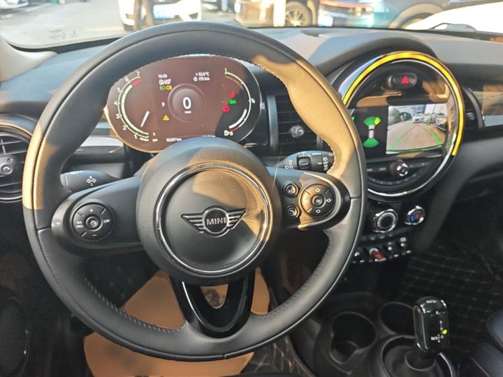 2021 1.5T COOPER Classic photo 6