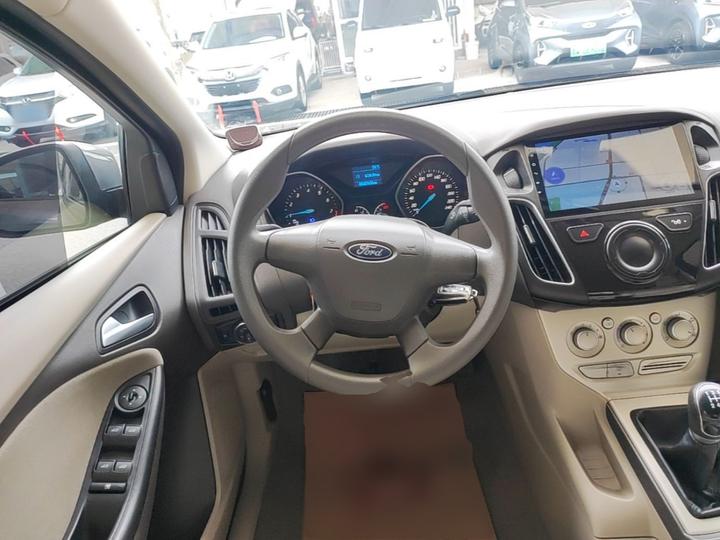Focus 2012 Sedan 1.6L MT Comfort photo 6
