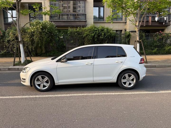 Golf 2017 230TSI AT Comfort Anniversary Edition photo 4