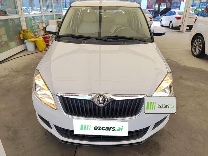 Fabia 2014 1.4L AT photo 2