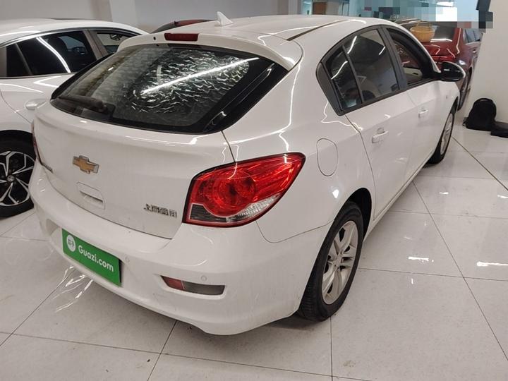 2013 Hatchback 1.6L AT Luxury photo 4