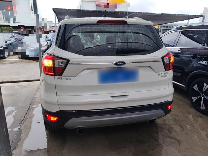 Kuga 2018 EcoBoost 180 RWD photo 3