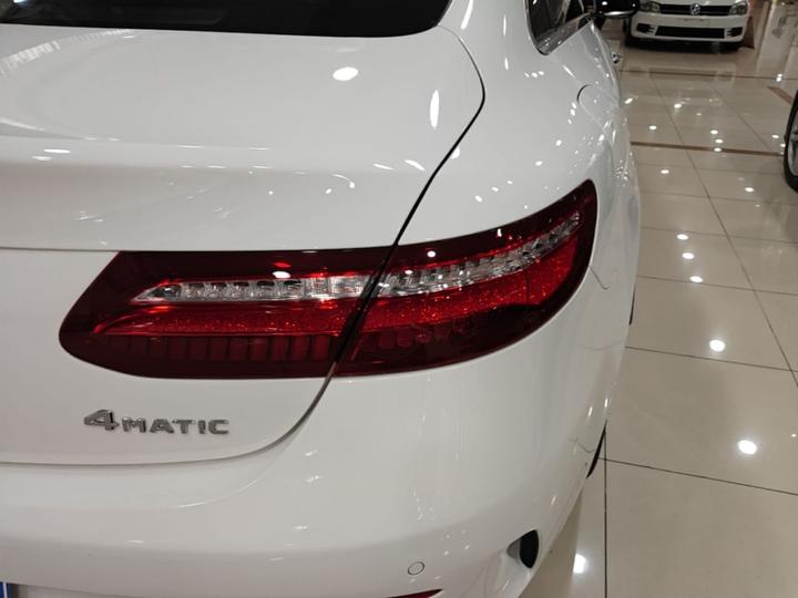 E-Class Imported 2020 E 260 4MATIC Coupe photo 7