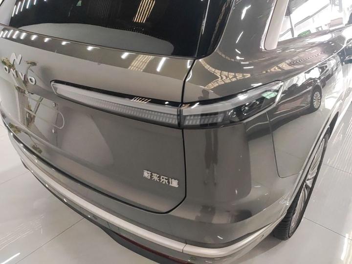 L90 2025 Max 6-Seater 60 photo 7
