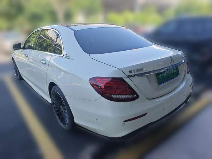 E-Class 2020 E 300 L Sport Luxury photo 4