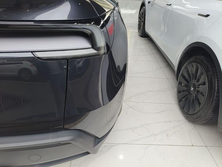Model Y 2025 Long Range AWD photo 7