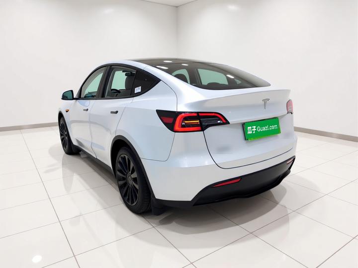 Model Y 2022 Facelift RWD photo 4