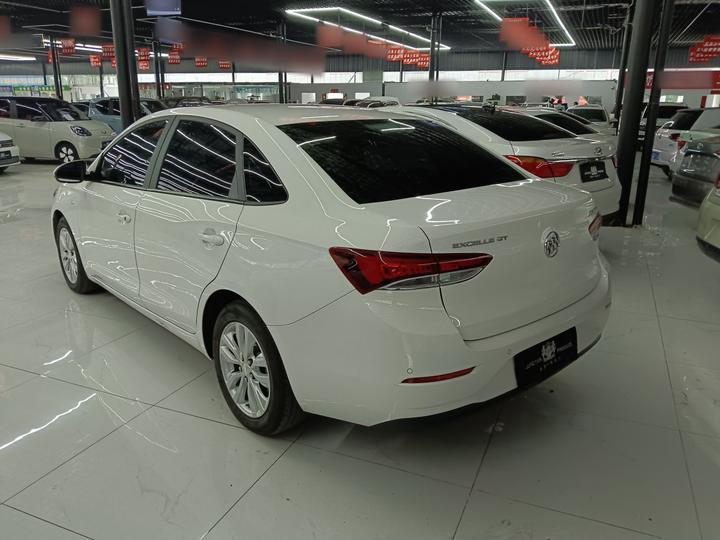 Excelle 2021 Facelift Classic 1.5L AT Elite photo 4