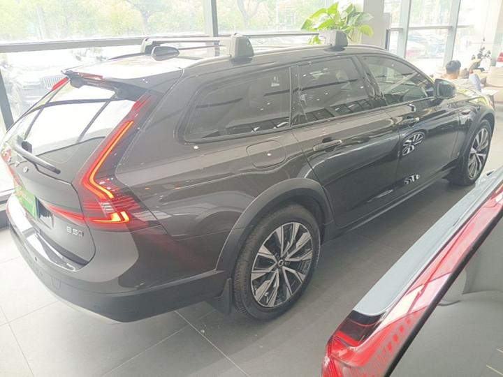 V90 2024 Cross Country B5 AWD photo 4