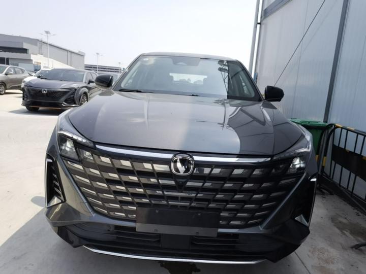 UNI-Z 2025 1.5T Luxury photo 2