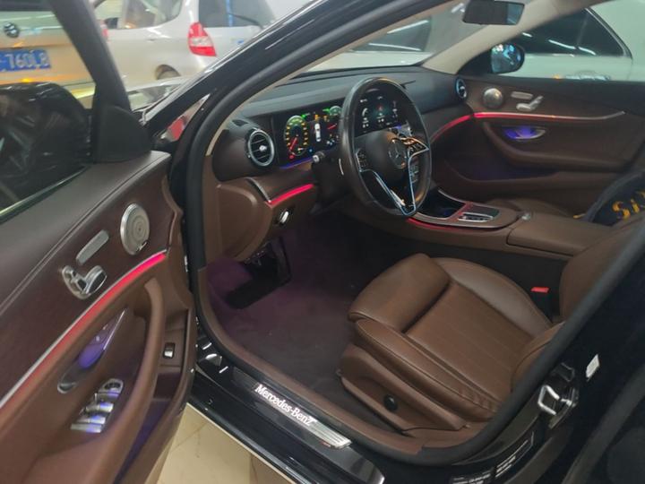 E-Class 2023 E 260 L 4MATIC photo 6