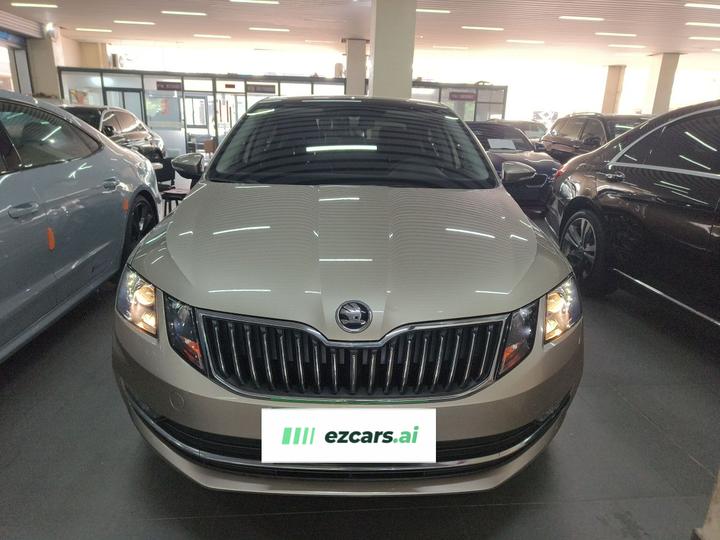 Octavia 2020 1.5L AT Luxury photo 2