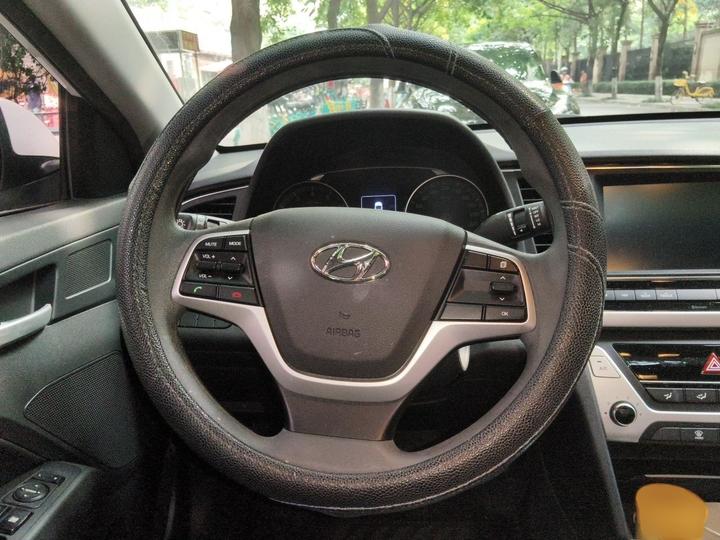 Elantra 2016 1.6L AT Smart Elite photo 3