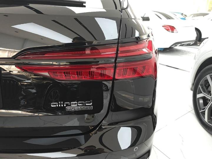 A6 Imported 2022 allroad quattro Explorer 55 TFSI Exclusive Off-road photo 7