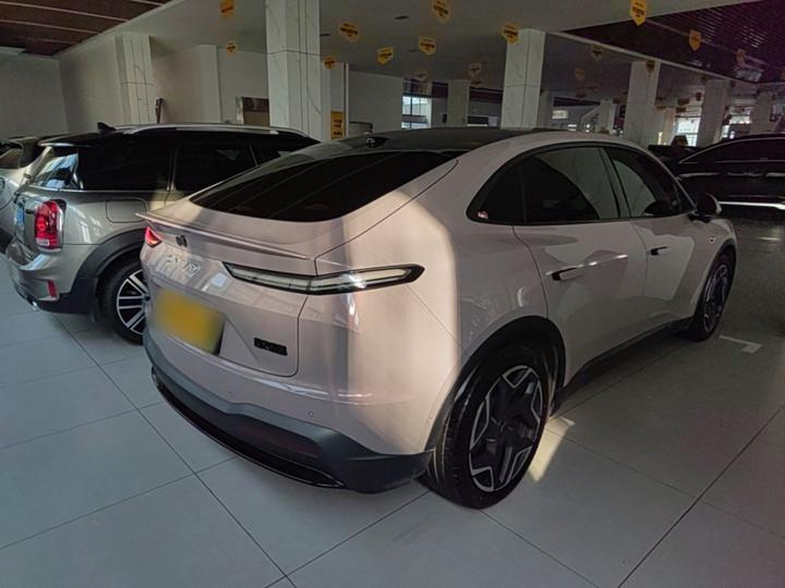 L60 2025 60kWh photo 4