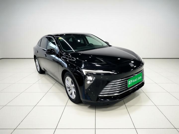 LaCrosse 2023 Facelift 25T photo 3