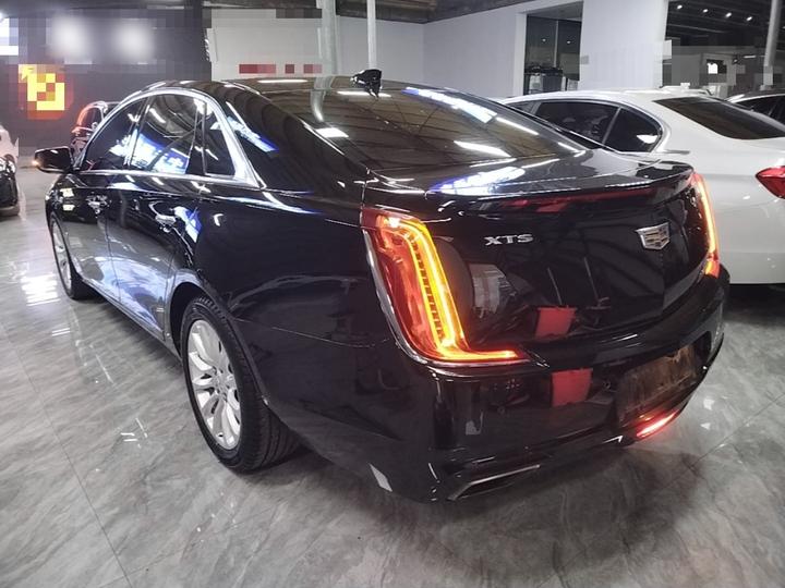 XTS 2018 28T Tech photo 4