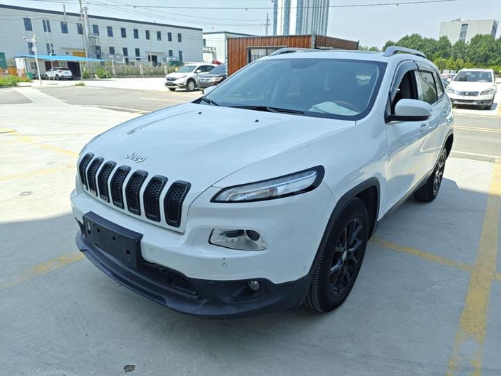 Cherokee 2016 2.4L Leading
