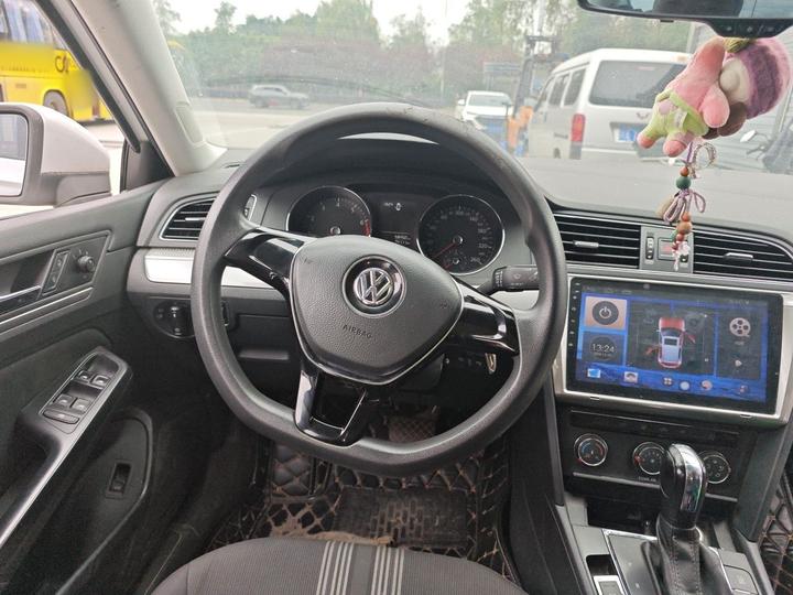 Lamando 2018 230TSI DSG photo 7