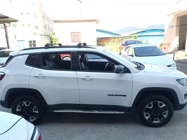 Compass 2017 200TS AT Performance AWD photo 4