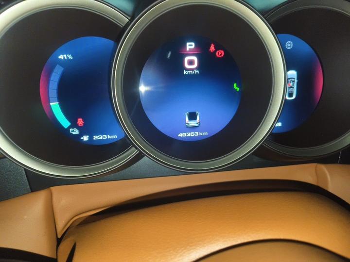 2022 555km Luxury photo 6