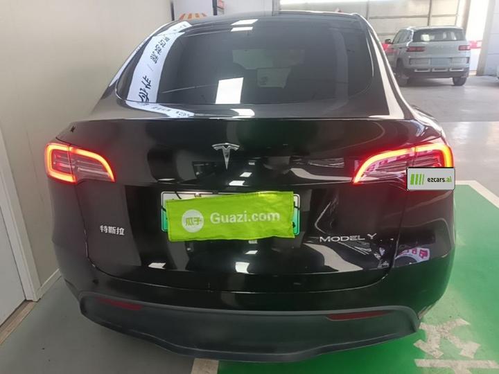 Model Y 2024 RWD photo 5