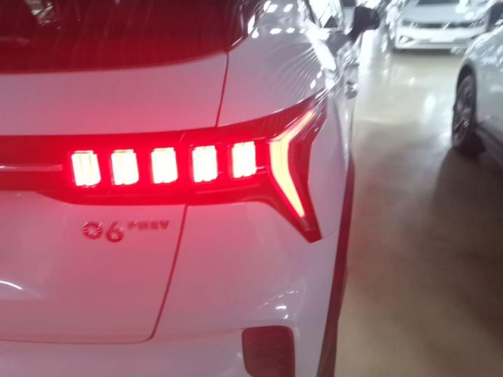 06 EM-P 2022 PHEV 84KM Range Pro photo 7