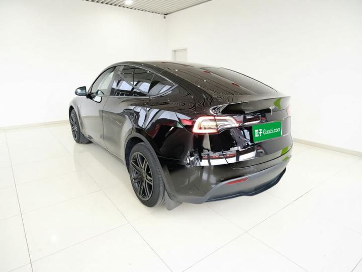 Model Y 2023 RWD photo 4