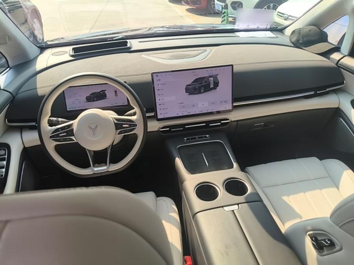 Voyah Dreamer 2025 PHEV AWD Premium Qiankun photo 5