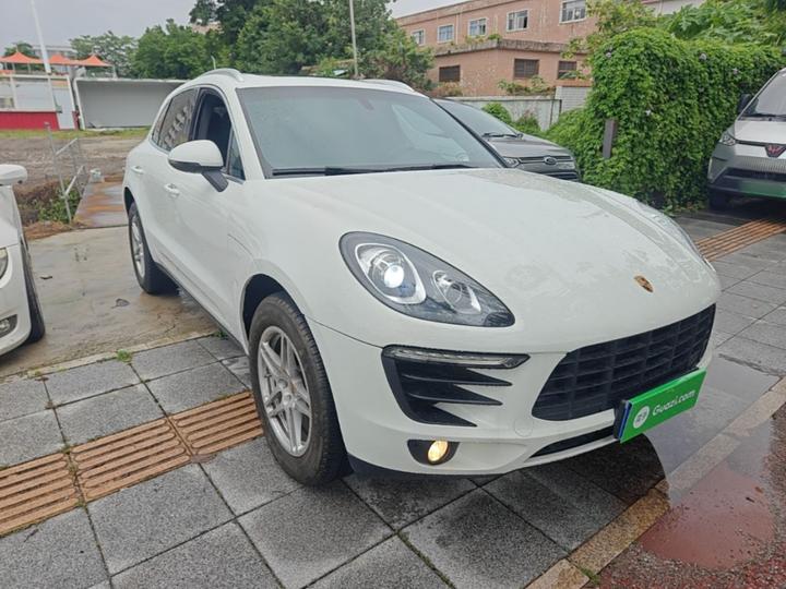2014 Macan 2.0T photo 3