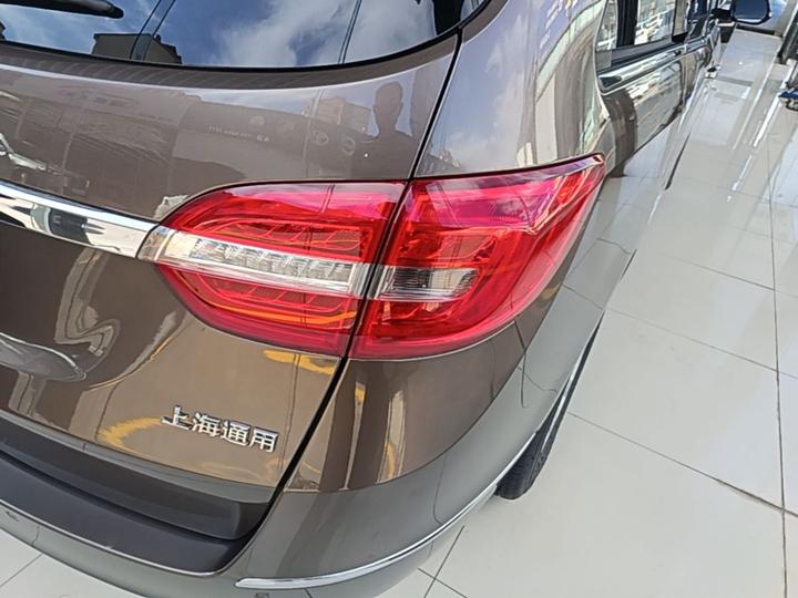 GL8 2014 2.4L LT Luxury Business Executive photo 7