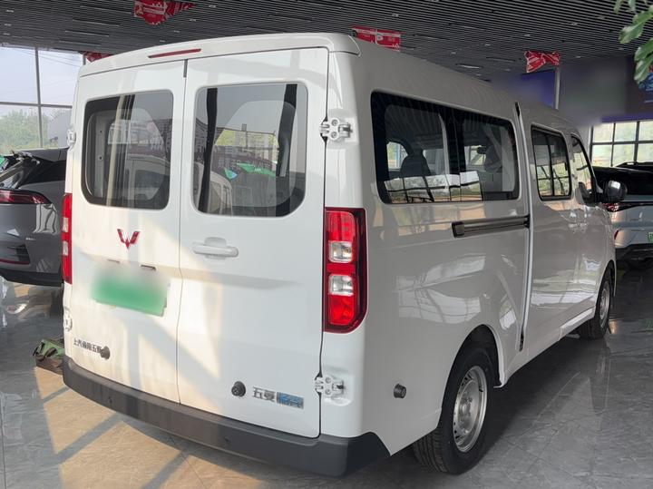 Wuling 2026 440km Bus Comfort 6-Seater photo 4