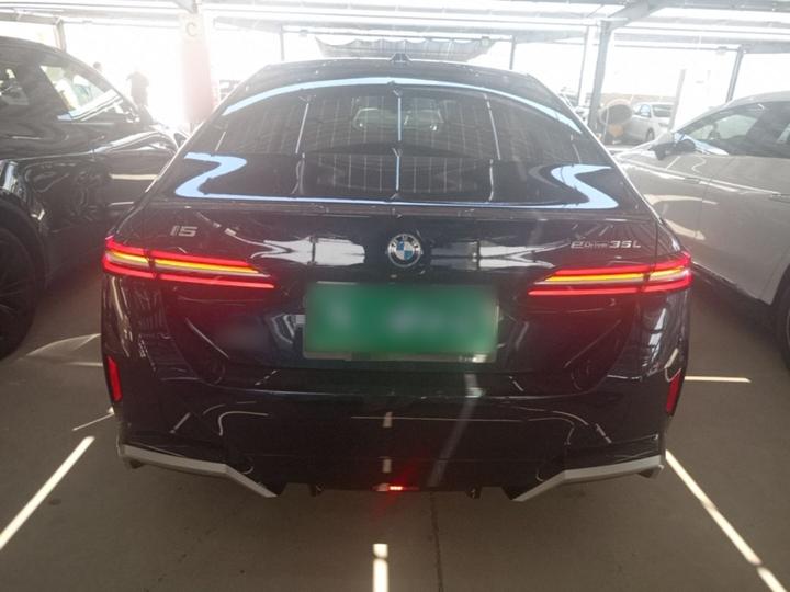 i5 2024 eDrive 35L M Sport Package photo 3