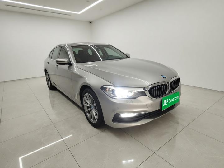 5 Series 2018 528Li Special photo 3