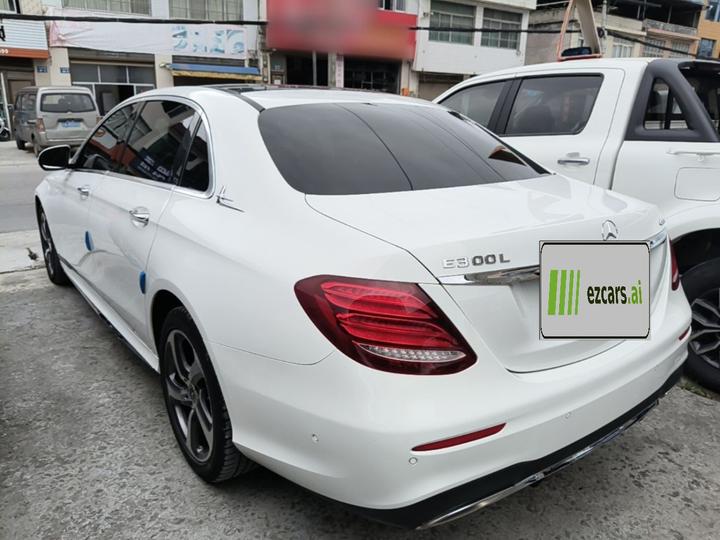 E-Class 2017 E 200 L Sport 4MATIC photo 4
