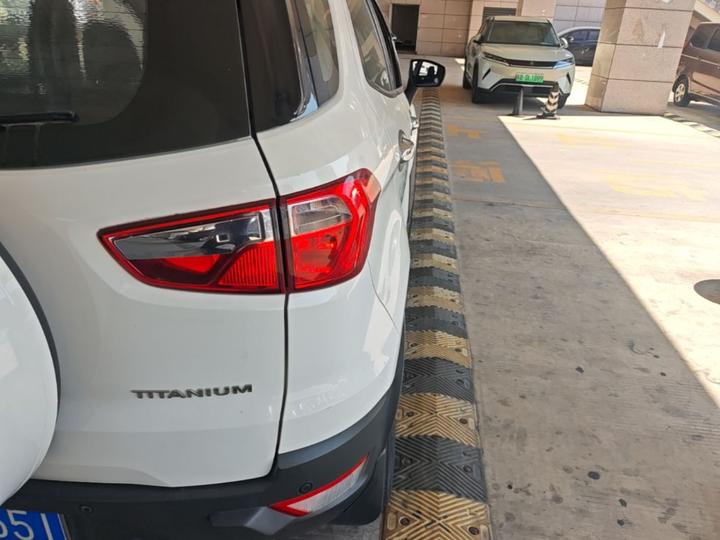 2013 1.5L MT Premium photo 7