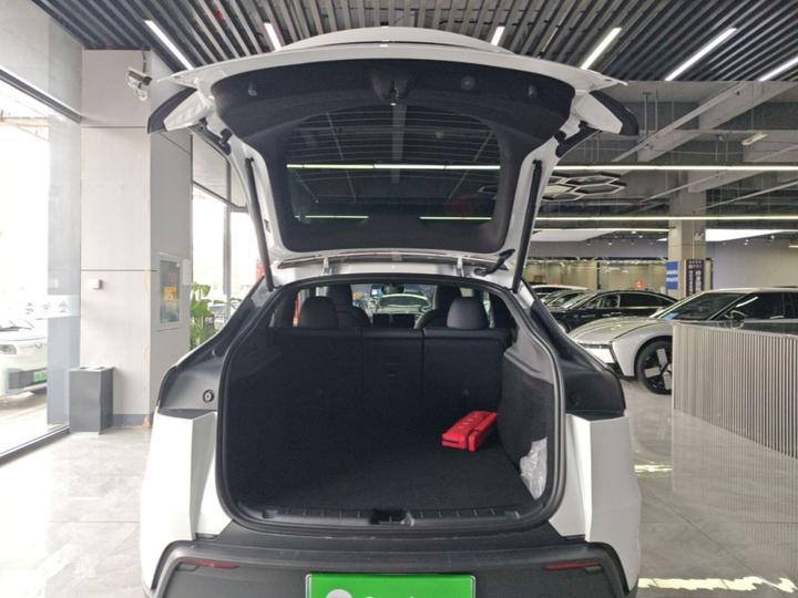 Model Y 2026 Long Range AWD photo 8