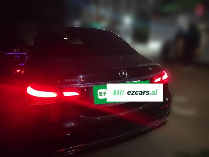 E-Class EV 2023 E 350 e L PHEV photo 5
