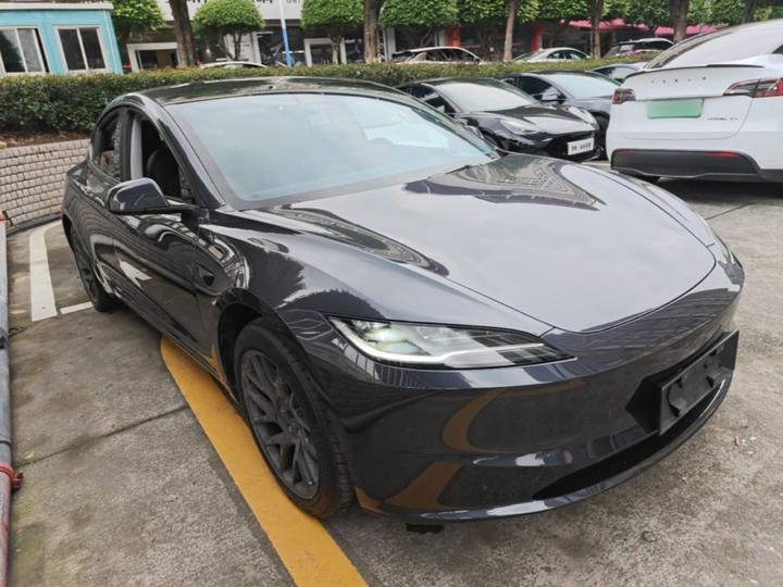 Model 3 2025 RWD photo 3