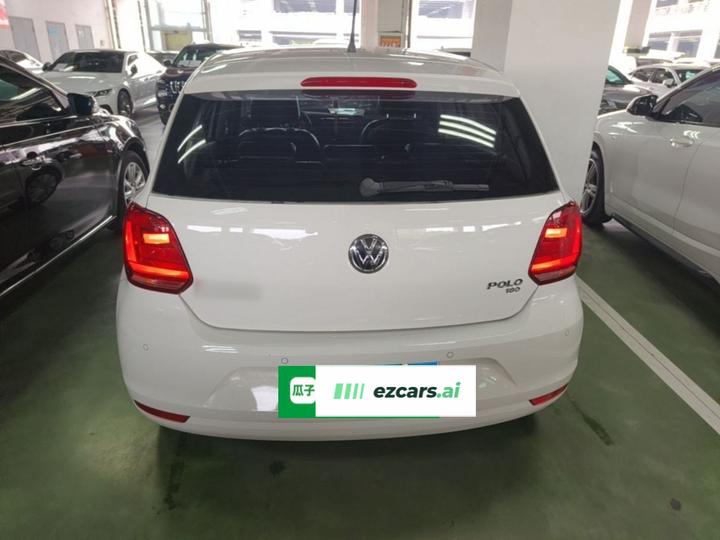 Polo 2016 1.6L AT Comfort photo 3