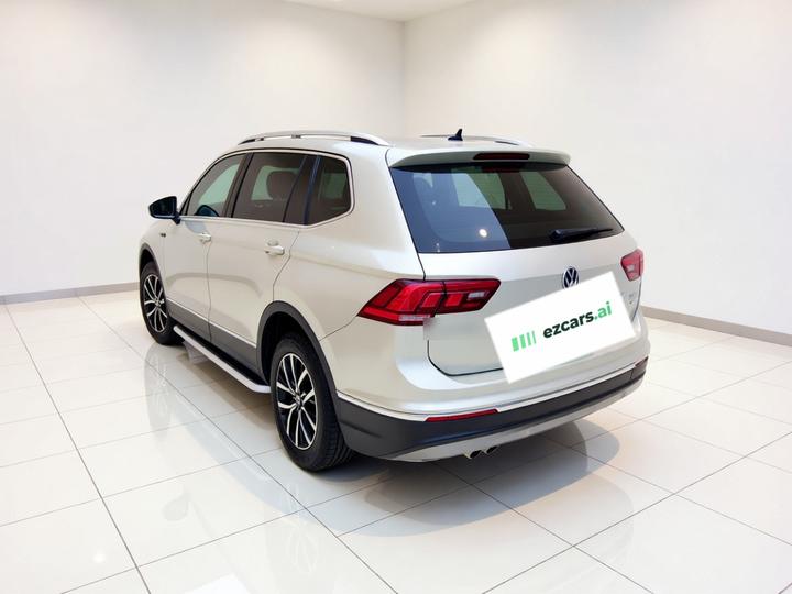 Tiguan L 2018 330TSI AT RWD Luxury photo 4