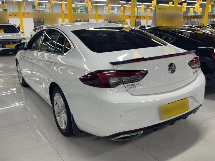 Regal 2019 20T Elite China VI photo 6