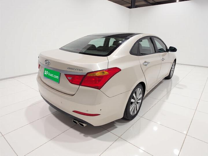 Mistra 2014 1.8L AT Premium DLX photo 4