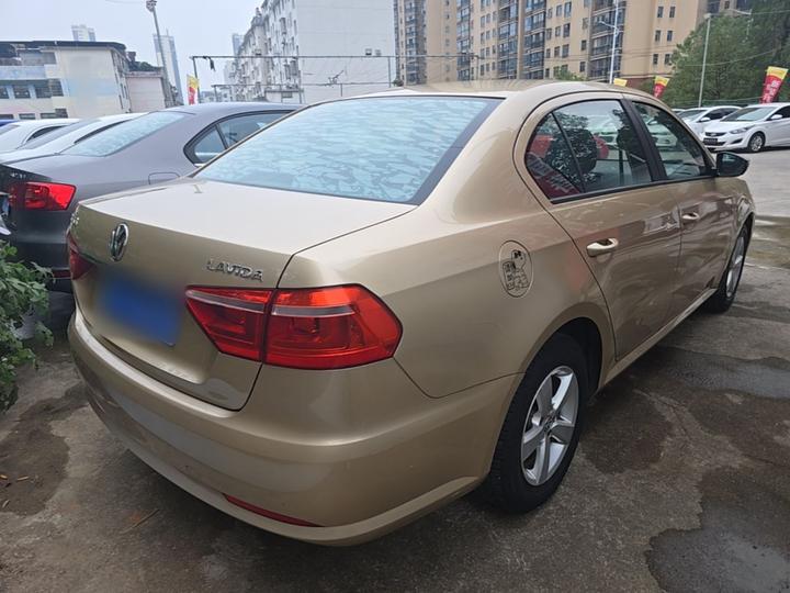 Lavida 2015 1.6L MT photo 6