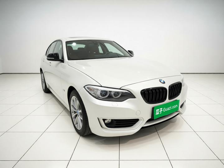 2 Series Imported 2015 218i photo 3