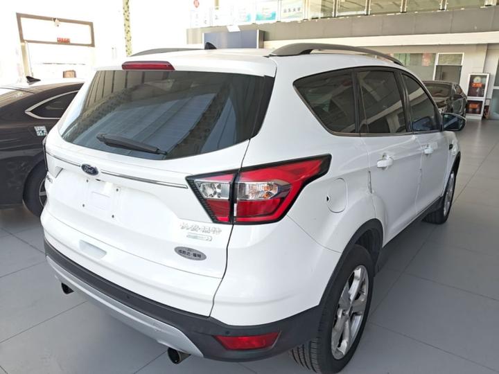 Kuga 2017 EcoBoost 180 RWD photo 6