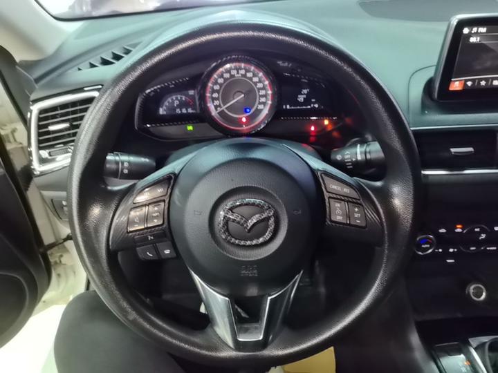 3 Axela 2016 Sedan 1.5L AT Luxury photo 6
